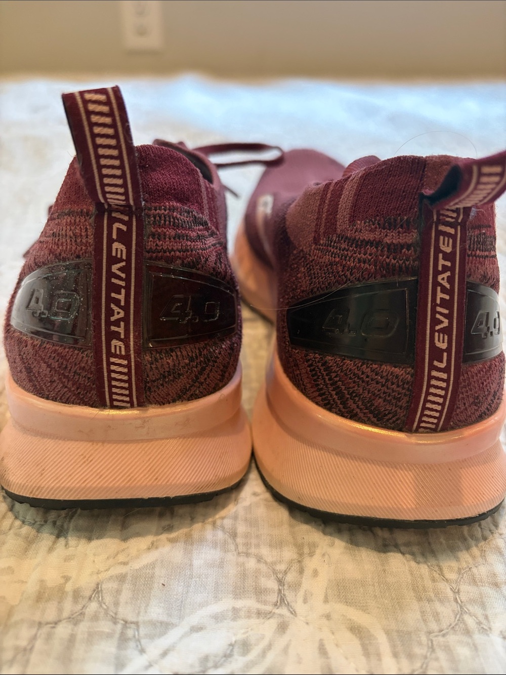 Brooks Womens Levitate Athletic Running Shoes in Burgundy LIKE NEW - Picture 4 of 6